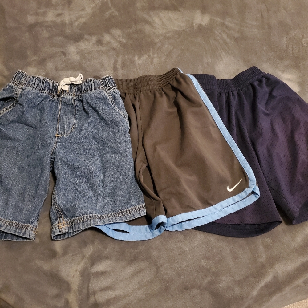 3 boys shorts size 5